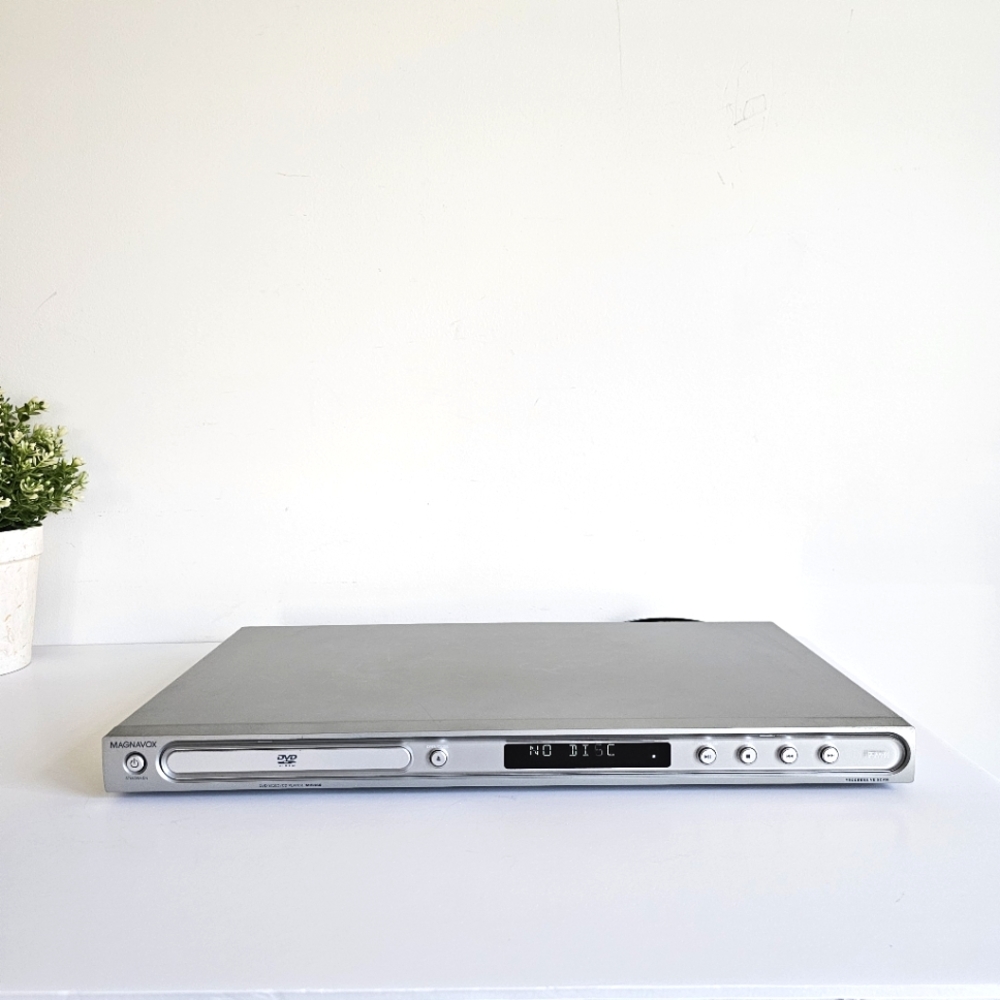 Magnavox DVD Video CD Player Silver Audio Progressive Scan Slim Size, No Remote